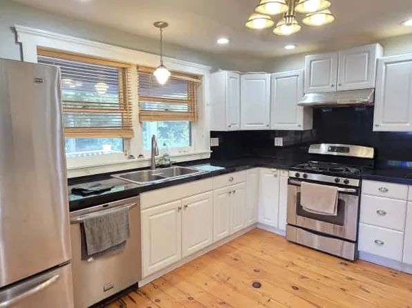 4 Wheatland St, Burlington, MA 01803