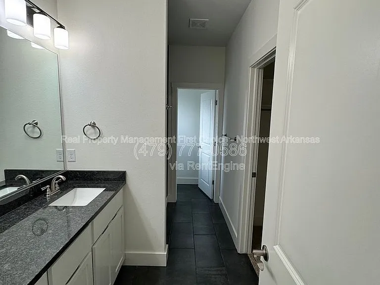 720 Sun Meadow Dr — Photo 15