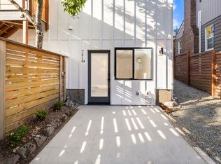 7414 Winona Ave N #B, Seattle, WA 98103