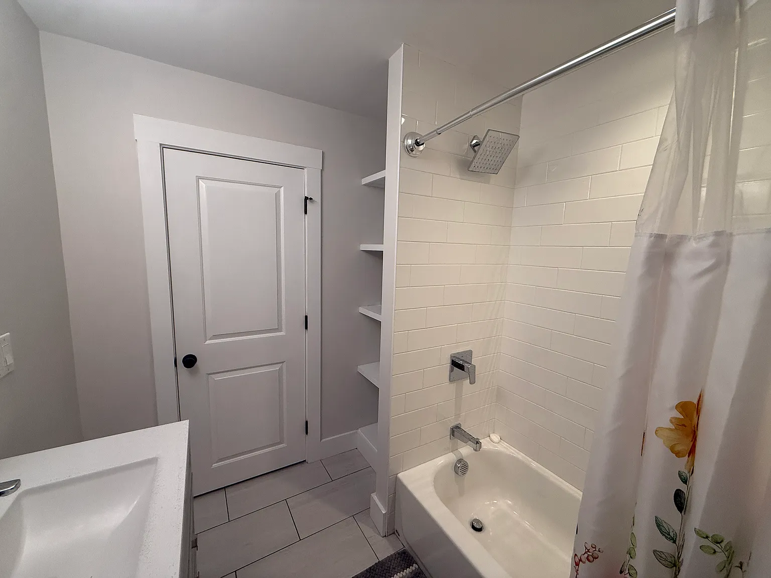 6 bed, 2600 sqft, $7,000 — Photo 3