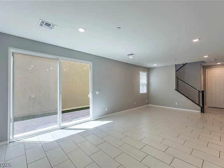 2508 Valdanos Pl — Photo 9