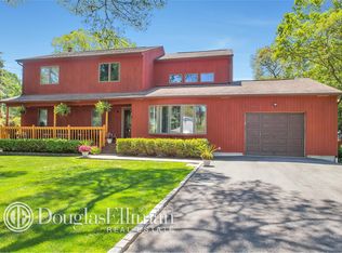 88 Sunset Ave, Selden, NY 11784