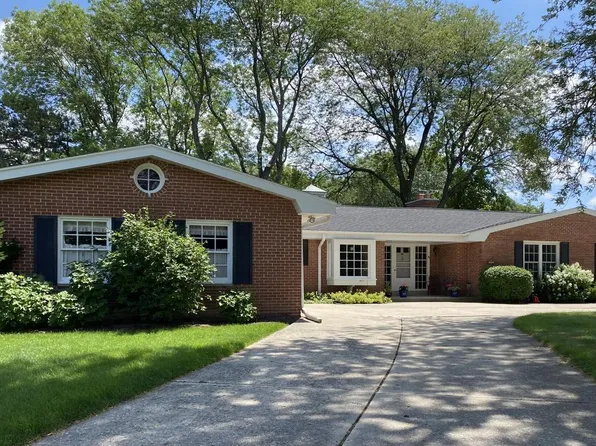 500 East Bay Point ROAD, Bayside, WI 53217