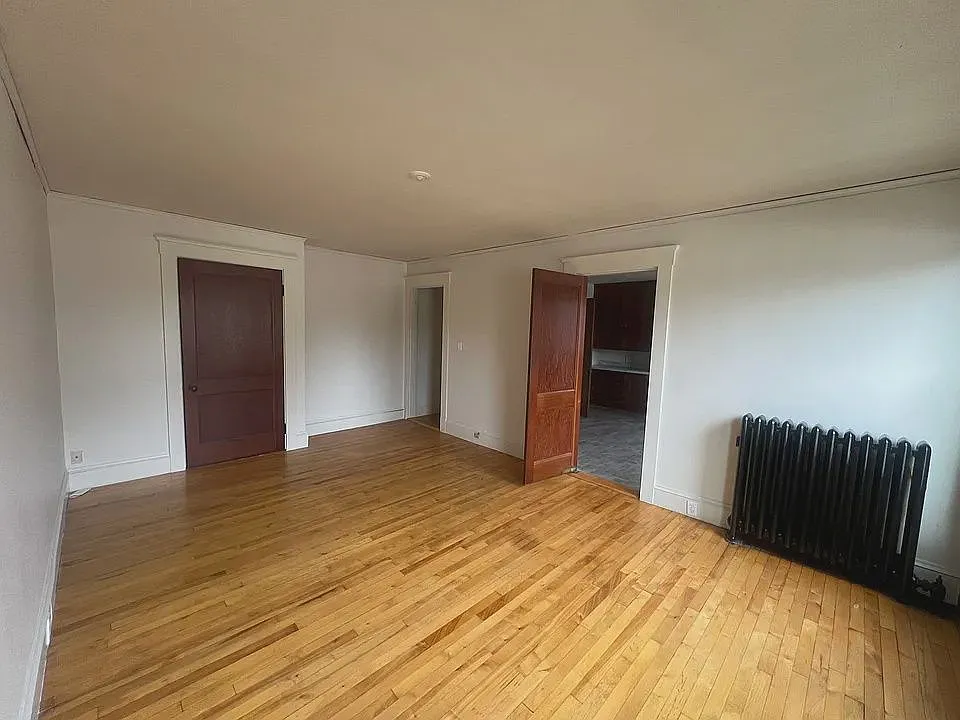 250 N Main St #19