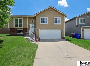 16921 Redman Ave, Omaha, NE 68116