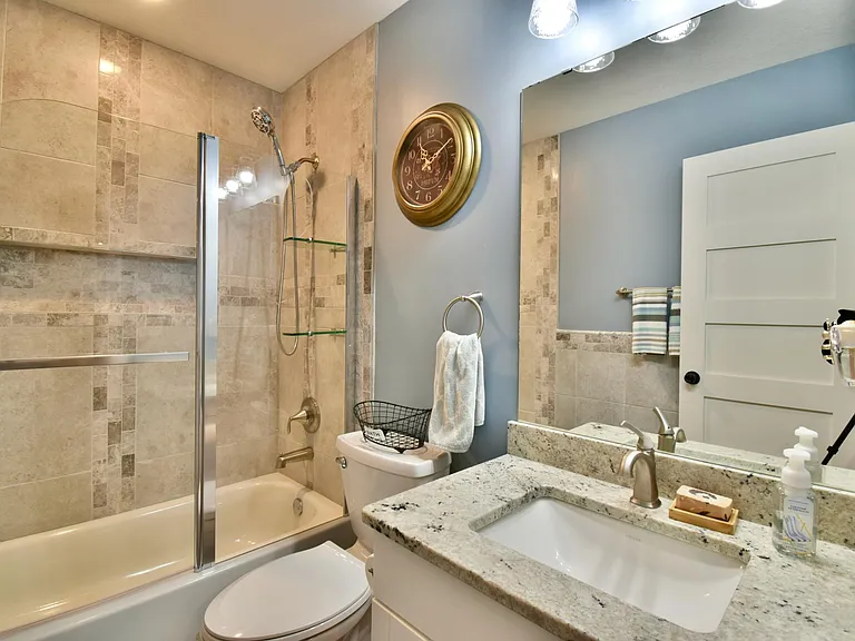 6501 Carrigan Lake Dr — Photo 10