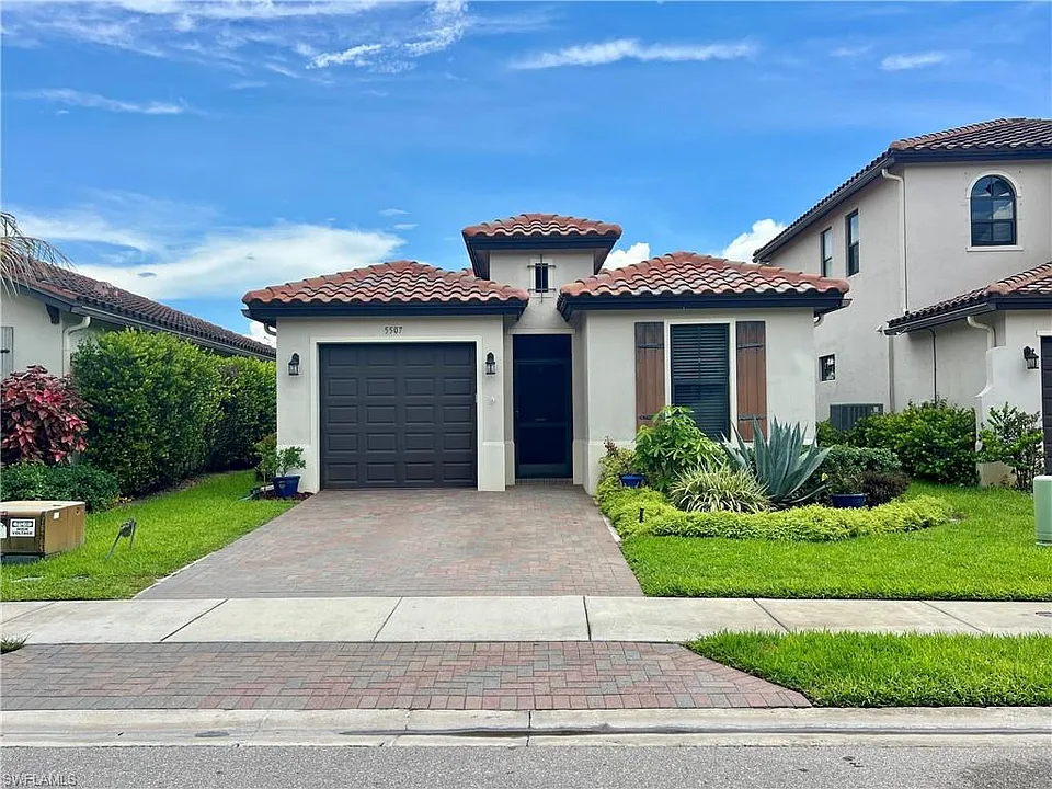 5507 Useppa Dr
