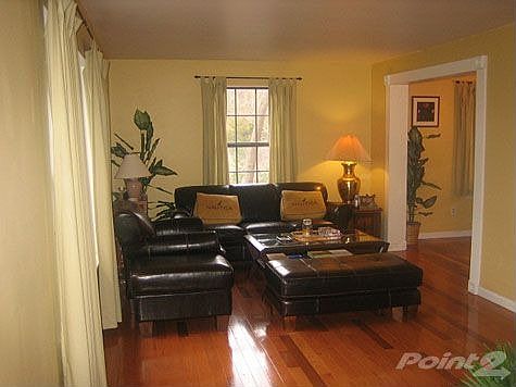 3rd image of 36 Battery Hill Dr