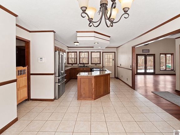 5th image of 128 Geurin Rd