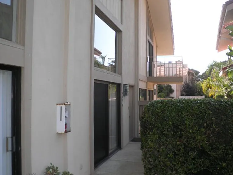 659 Del Parque Dr #B — Photo 4