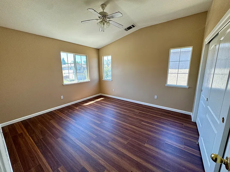 2321 Mountain Springs Dr — Photo 12