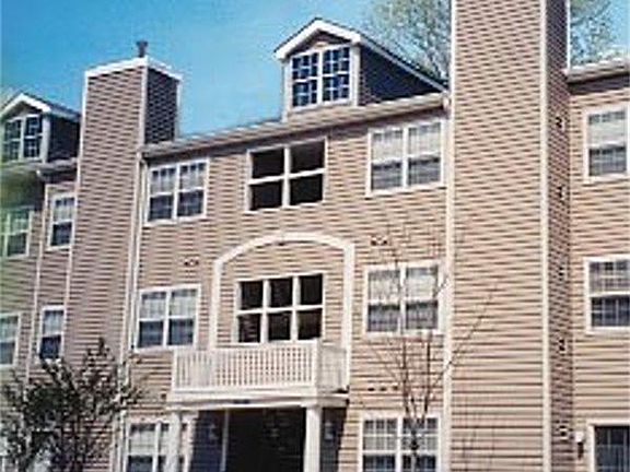 3rd image of 200 Vinings Way