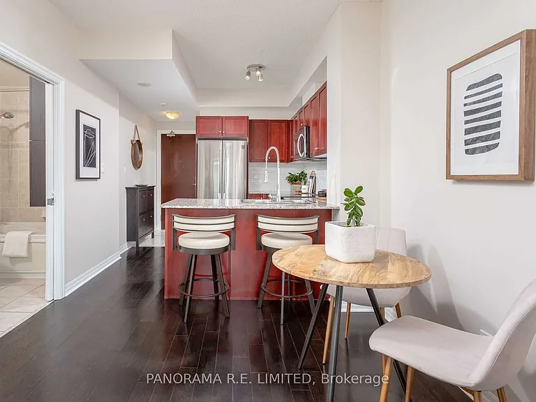 1359 Rathburn Rd E #210 — Photo 7