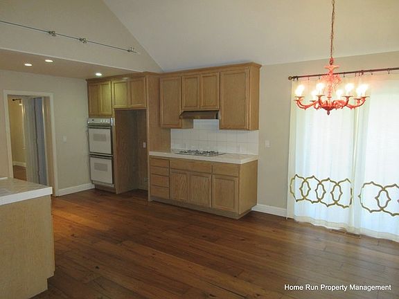 5th image of 1237 Crestline Ct