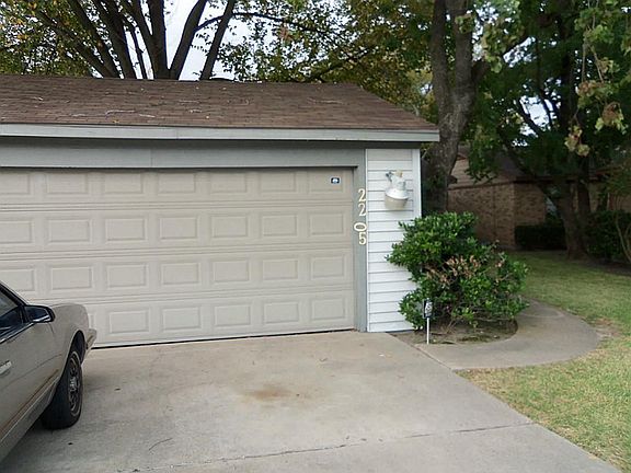 full 2 car garage