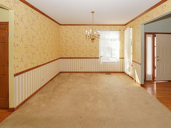 4th image of 1364 Sycamore Ln