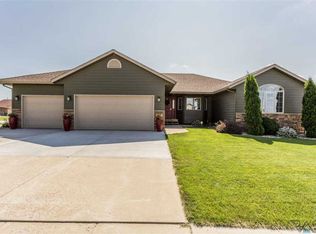 901 N Archer Dr, Sioux Falls, SD 57103