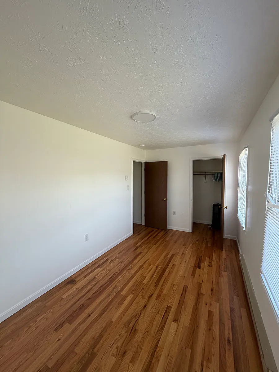 Building Photo - 110 Lakeridge Dr