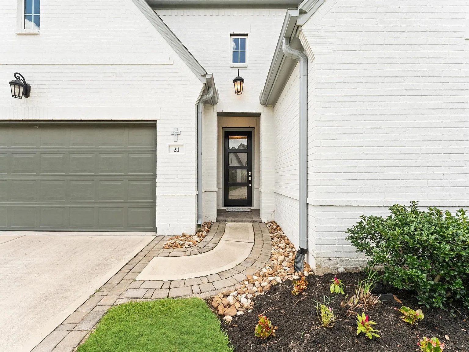 4 bed, 3.5 bath, 2477 sqft, $5,800 — Photo 4