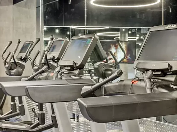 445 Grand Avenue image 23 of 38