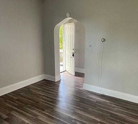 3rd image of 1523 Dixmont Ave Floor 1