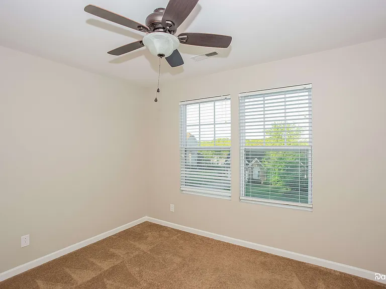 2301 Stonehaven Dr — Photo 7