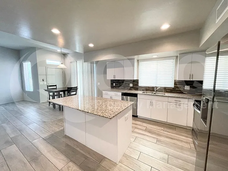 833 E Park Modern Dr — Photo 4