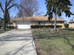 1440 Creek Ave, Aurora, IL 60505