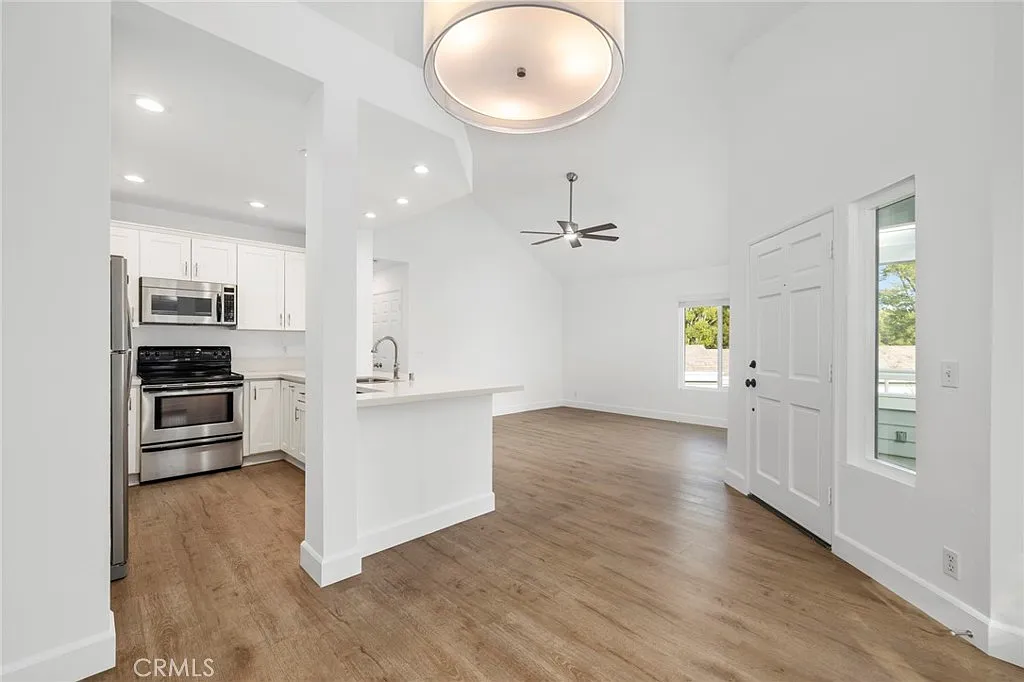 2 bed, 1016 sqft, $4,000 — Photo 4