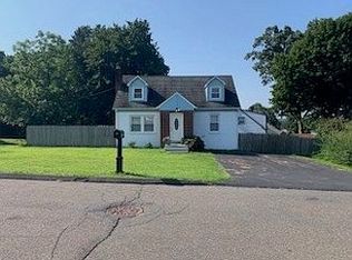 53 Summit St, Meriden, CT 06451