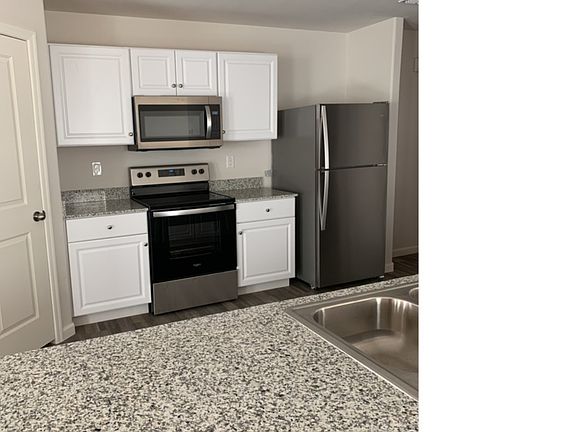 4th image of 1015 W Starview Ave