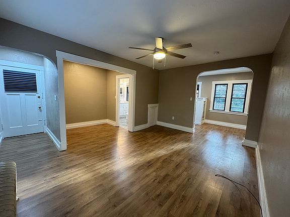 3rd image of 2816 Broadway Ave APT I