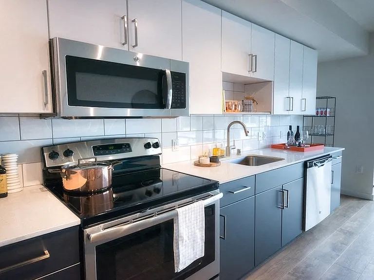 Jack Apartments — Photo 11