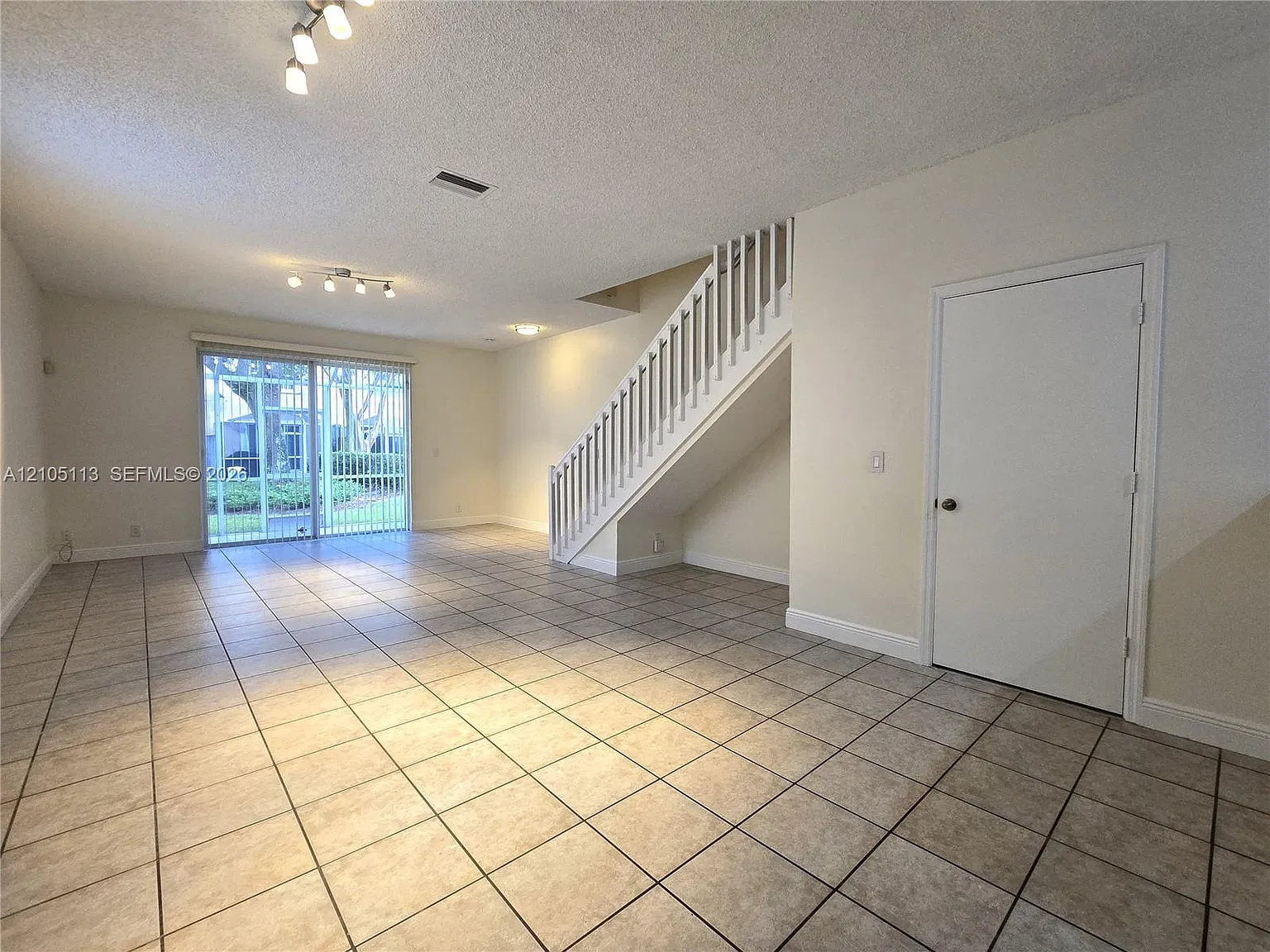 Sectors 3 & 4 Boundary Pl — Photo 4