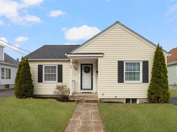 35 Oriole Ave, Pawtucket, RI 02860