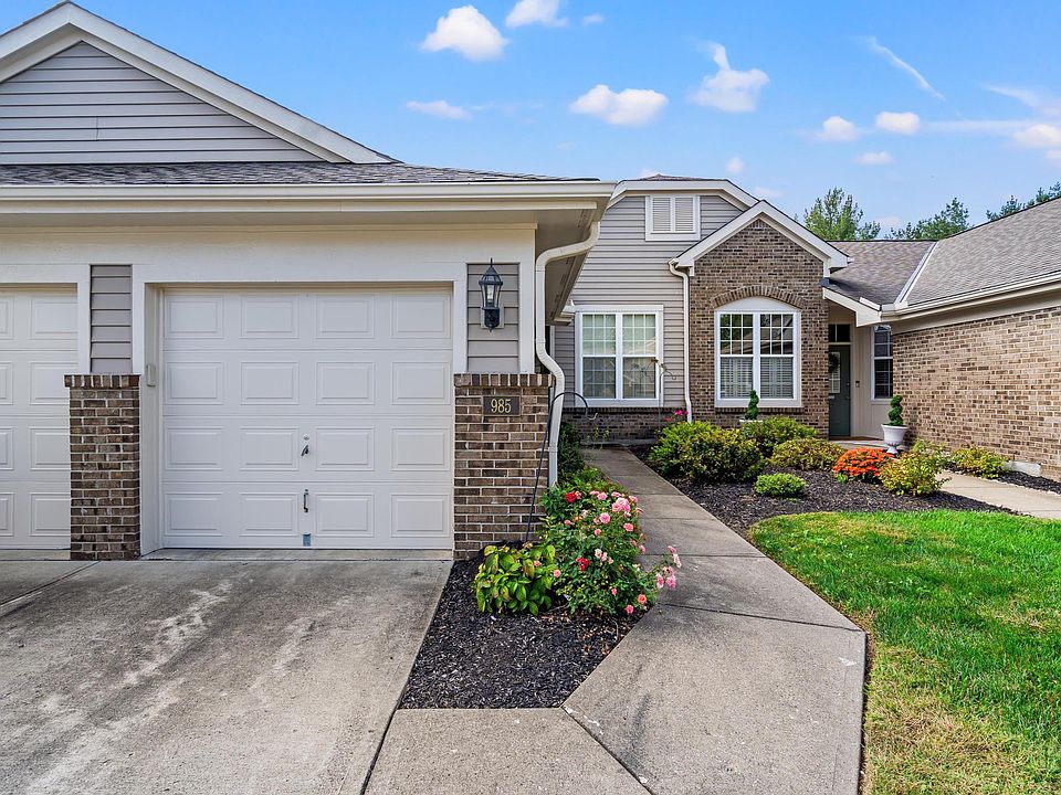 1st image of 985 Oakmont Ct
