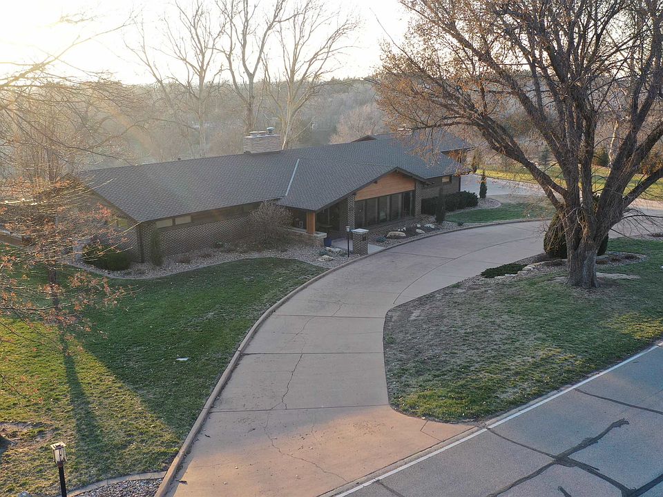 1st image of 400 Upper Mill Heights Dr