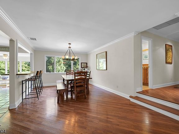 4th image of 19 Pepper Rd