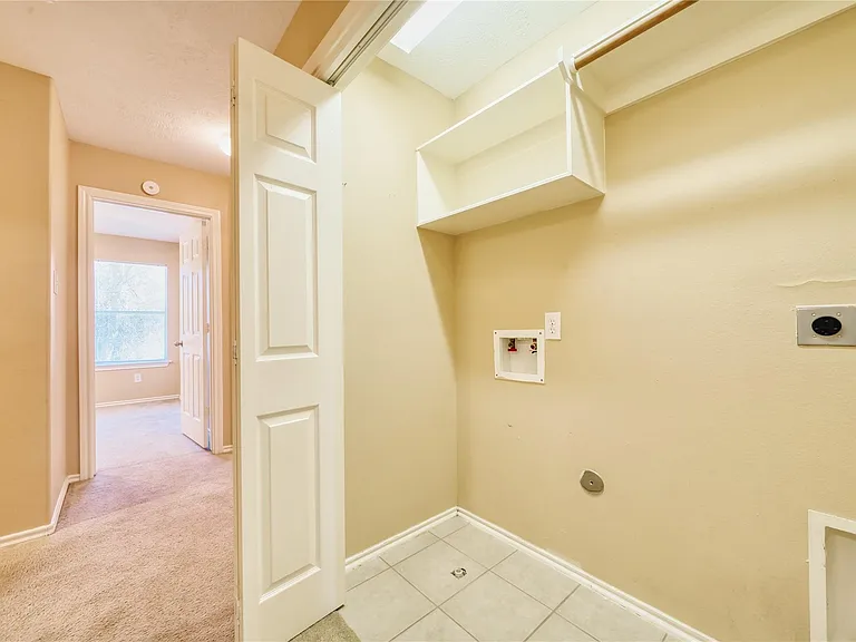 2831 Hackamore Hollow Ln — Photo 24