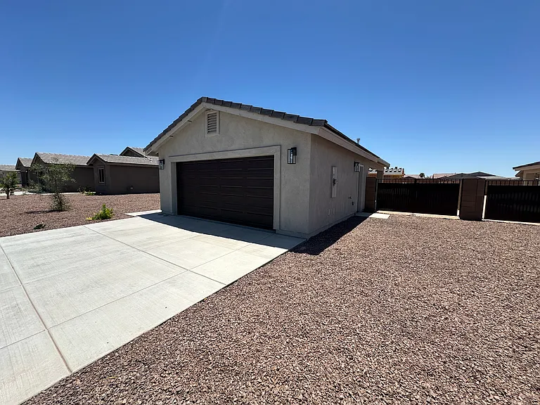 11623 E 33rd Way — Photo 2