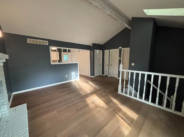 8537 Goddard St, Overland Park, KS 66214