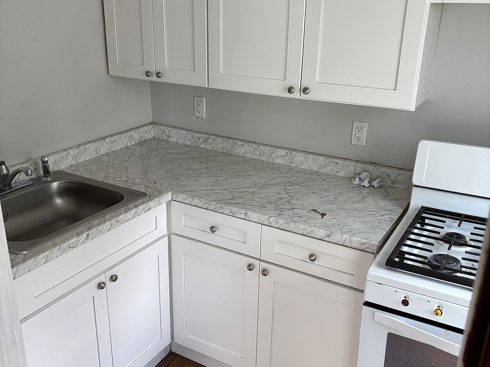 1st image of 115 Wood St Unit 2E