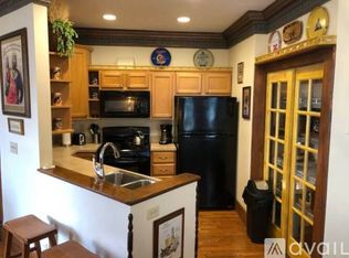 906 S 5th St, Milwaukee, WI 53204