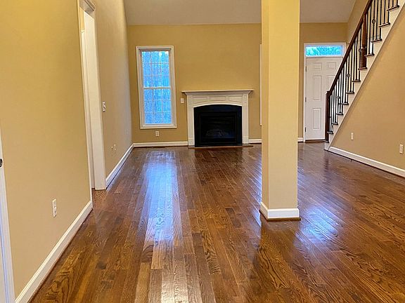 4th image of 109 Waddell Ct
