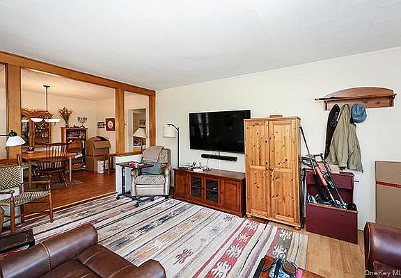 5th image of 233 8th Avenue