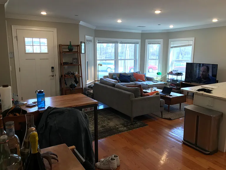 118 Holland St #2 — Photo 4