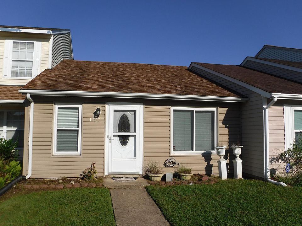 1st image of 1427 Sangaree Cir