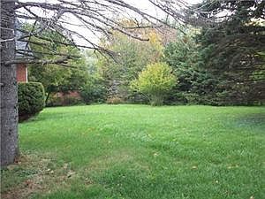 2nd image of 150 Greenwood Ave