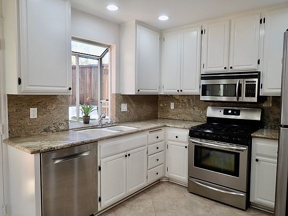 3rd image of 4355 Oak Glen St