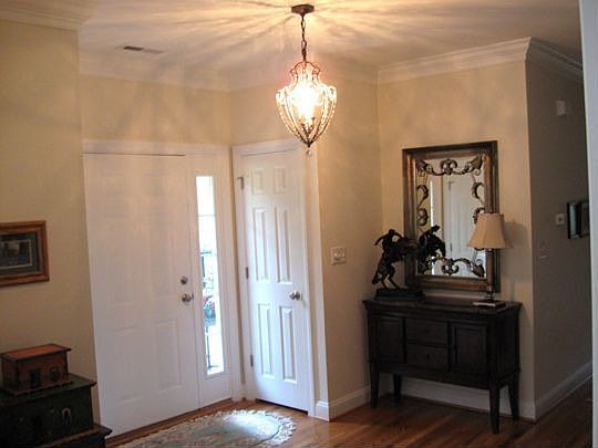 4th image of 1035 Tottenham Ct